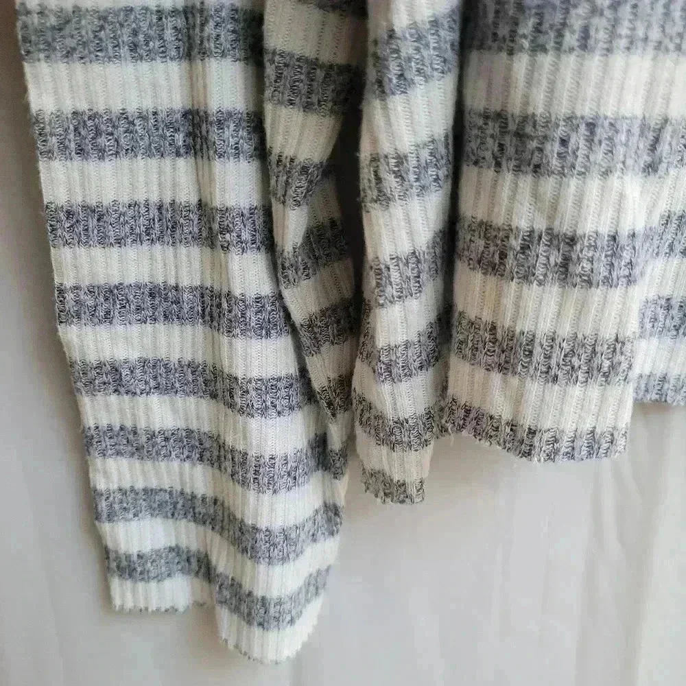 Lucky Brand Women Sweater Large White Gray Striped Lightweight Tunic Oversized - Picture 4 of 5